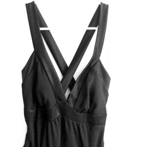 Beautiful little black dress!